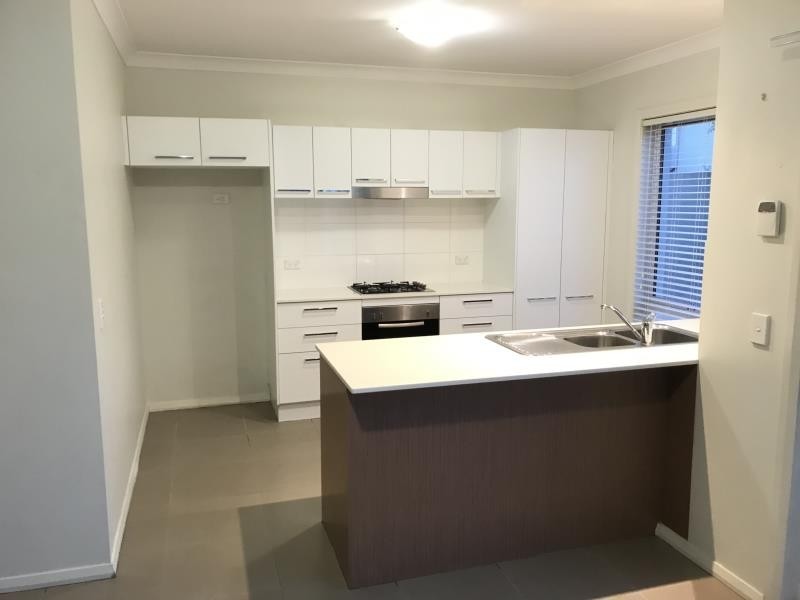 12 Truscott Avenue, Middleton Grange NSW 2171