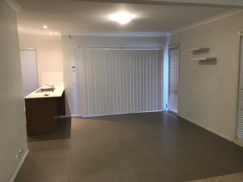 12 Truscott Avenue, Middleton Grange NSW 2171