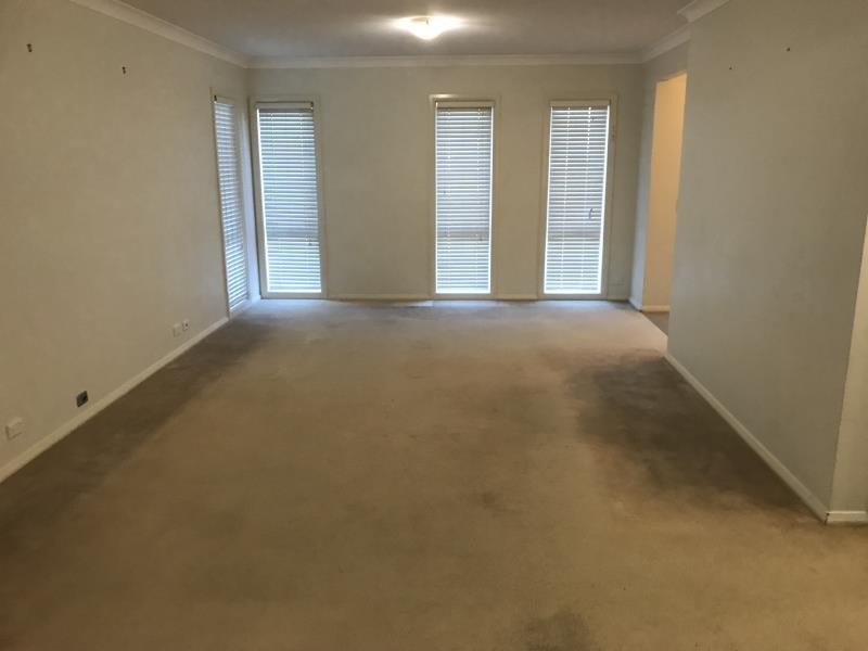 12 Truscott Avenue, Middleton Grange NSW 2171