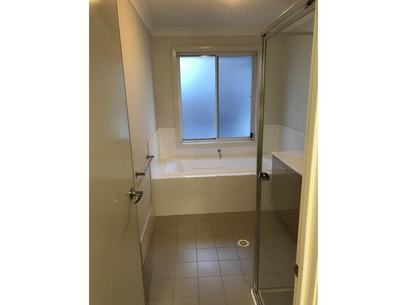 12 Truscott Avenue, Middleton Grange NSW 2171