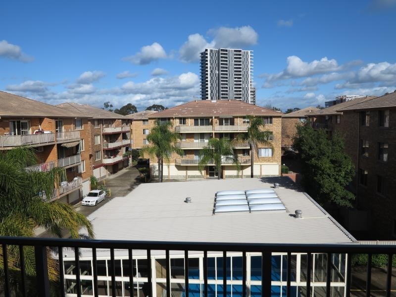 117/2 RIVERPARK DRIVE, Liverpool NSW 2170