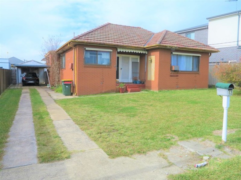 12 Macdonald avenue, Lurnea NSW 2170