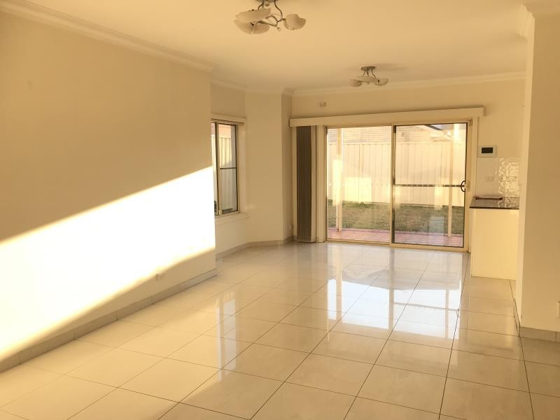 6/23 Carnation Avenue, Casula NSW 2170