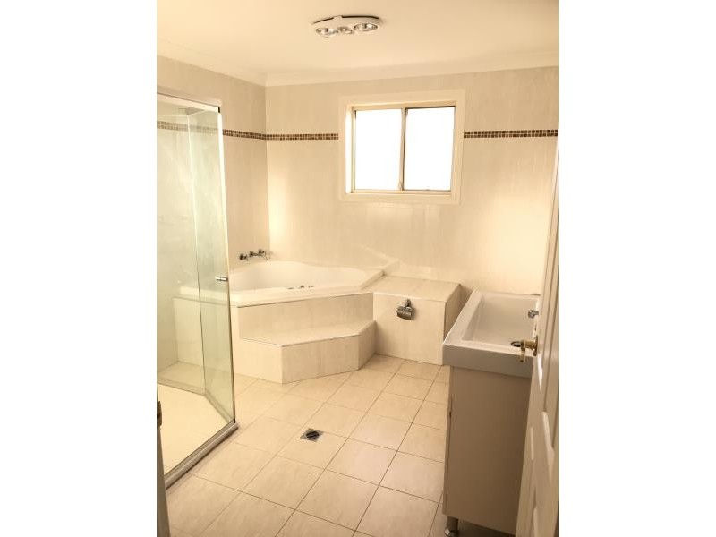 6/23 Carnation Avenue, Casula NSW 2170