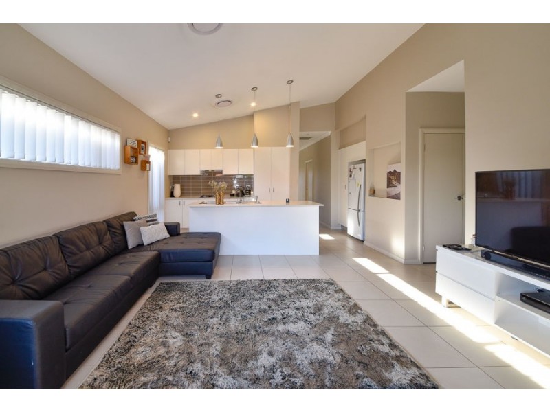 8 zagreb street, Prestons NSW 2170