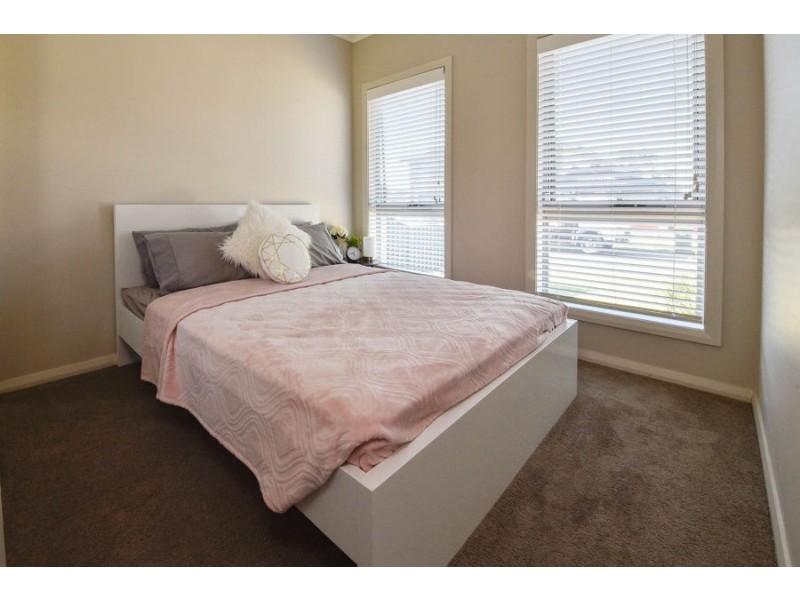 8 zagreb street, Prestons NSW 2170