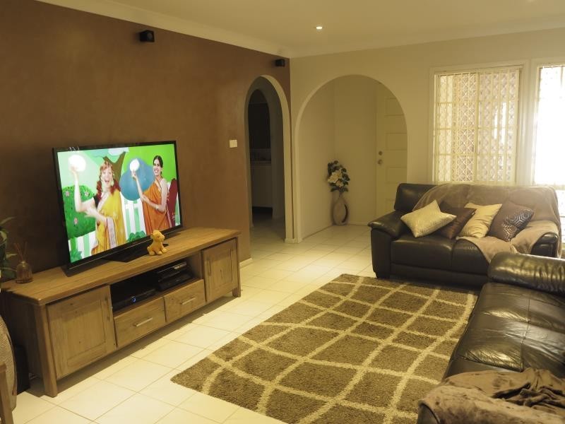 9 Verge Pl, West Hoxton NSW 2171