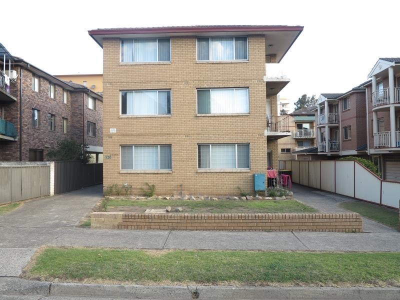 2/120 MOORE STREET, Liverpool NSW 2170