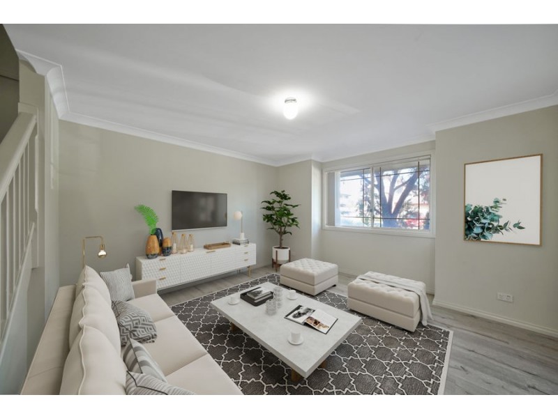 2/2 Wellwood Avenue, Moorebank NSW 2170