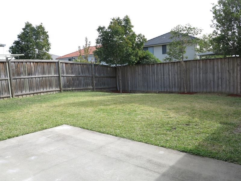 19 Atlantic Blvd, Glenfield NSW 2167