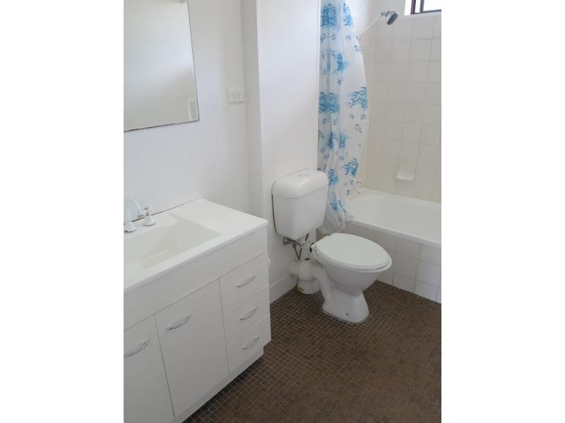 9/34 Remembrance Ave, Warwick Farm NSW 2170