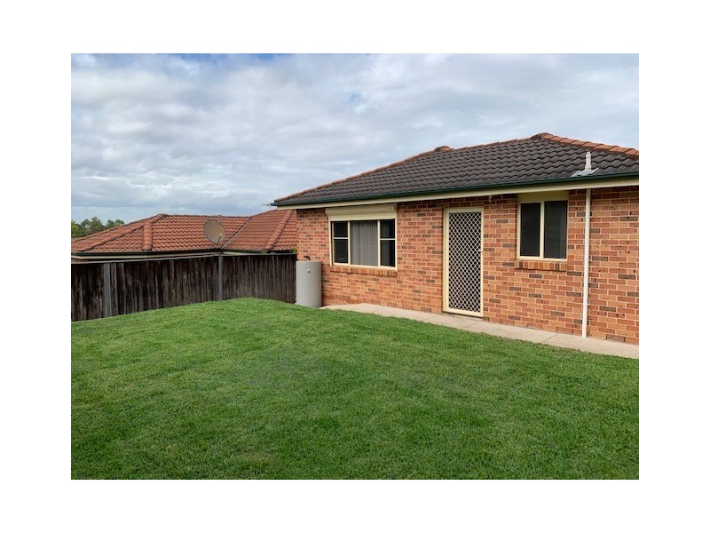 39B Lindeman Cres, Green Valley NSW 2168