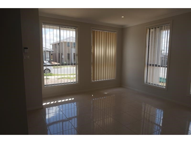 34 Dardenelles Rd, Edmondson Park NSW 2174