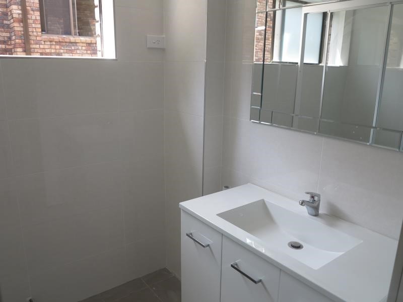 1/116 Moore Street, Liverpool NSW 2170