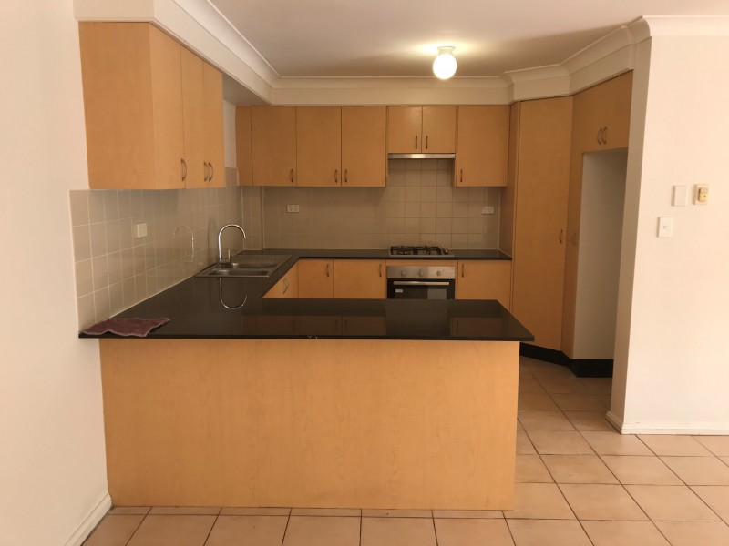 12/9 Elizabeth St, Liverpool NSW 2170