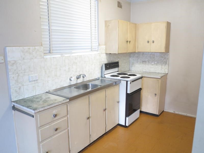 1/6 DRUMMOND STREET, Warwick Farm NSW 2170