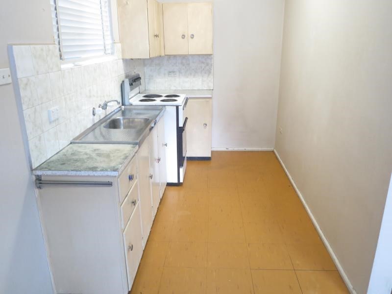 1/6 DRUMMOND STREET, Warwick Farm NSW 2170