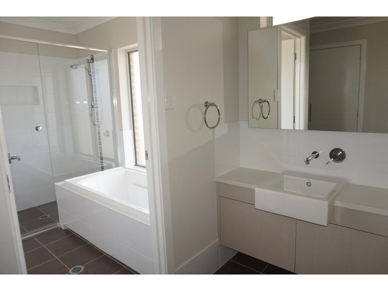 lot 406 McFarlane Rd, Edmondson Park NSW 2174