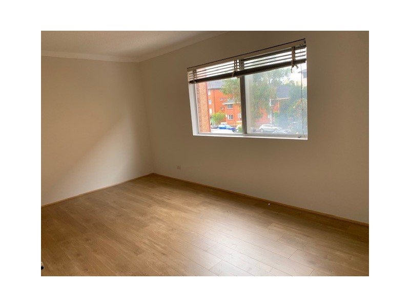 2/3 Lachlan Street, Warwick Farm NSW 2170