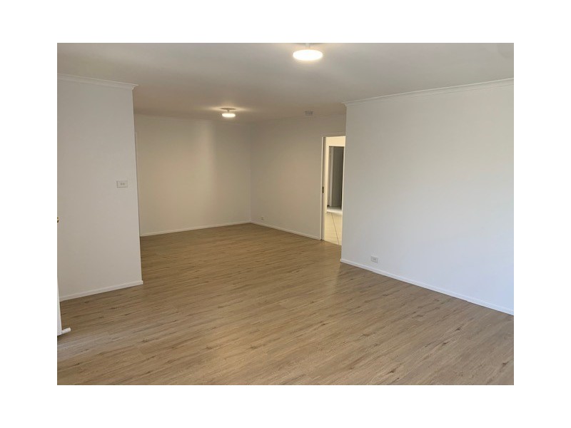 10 Solander Avenue, West Hoxton NSW 2171