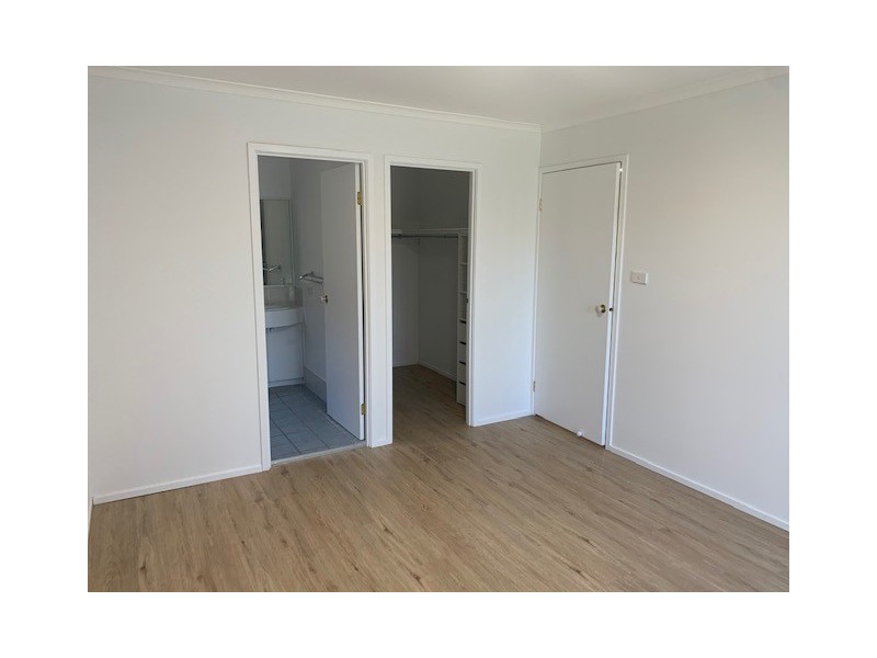 10 Solander Avenue, West Hoxton NSW 2171