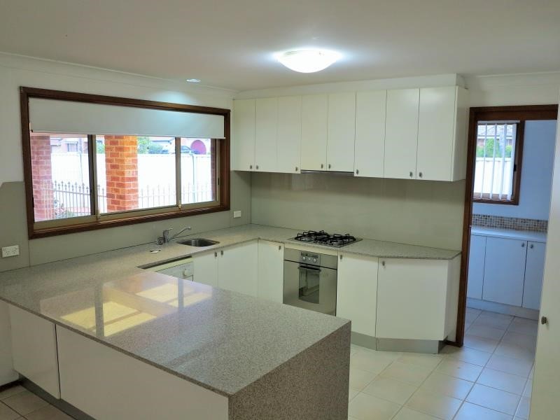 2 Saunders Pl, Raby NSW 2566