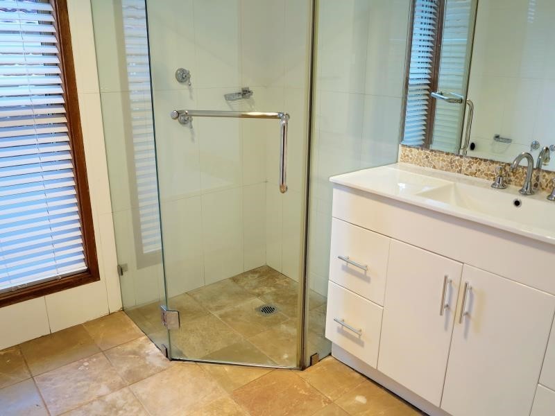 2 Saunders Pl, Raby NSW 2566