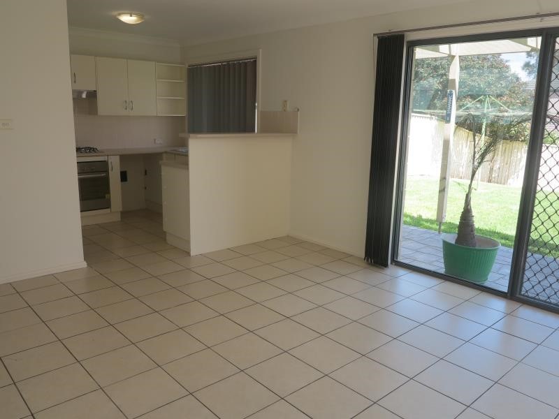 72 HARRADEN DRIVE, West Hoxton NSW 2171