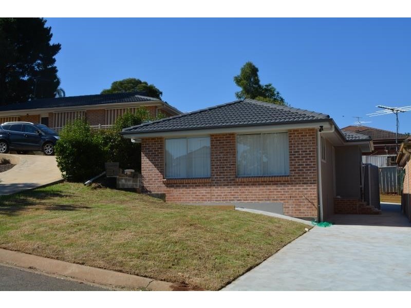 1a Emma Pl, Ambarvale NSW 2560