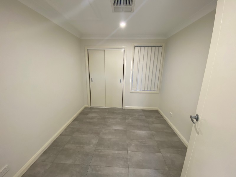 1a Emma Pl, Ambarvale NSW 2560