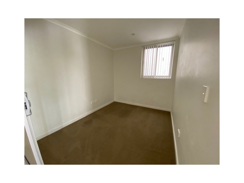 18/42 Hoxton Park Rd, Liverpool NSW 2170