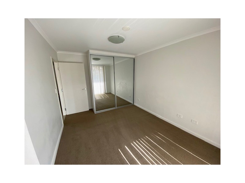 18/42 Hoxton Park Rd, Liverpool NSW 2170