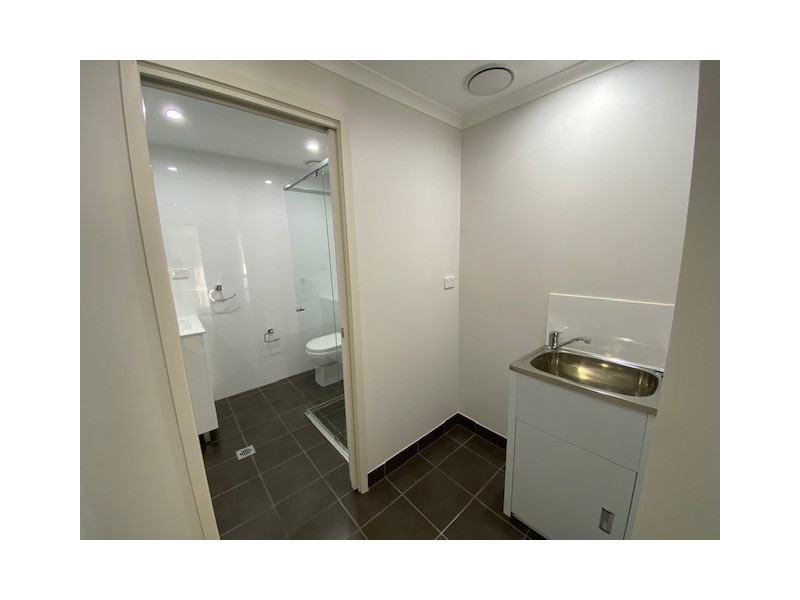 18/42 Hoxton Park Rd, Liverpool NSW 2170