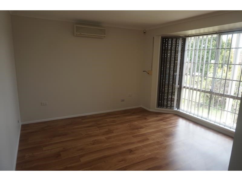 192 COCKATIEL CIRCUIT, Green Valley NSW 2168