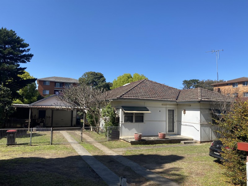 4 Drummond St, Warwick Farm NSW 2170