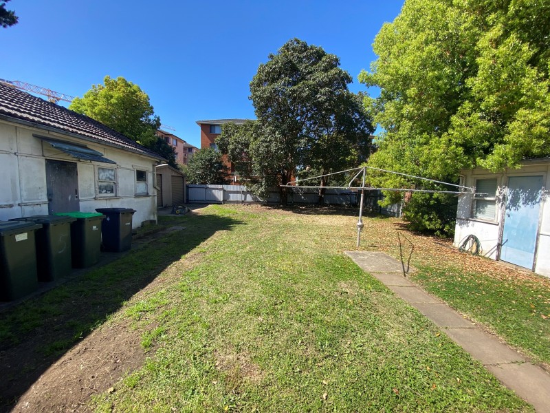 4 Drummond St, Warwick Farm NSW 2170