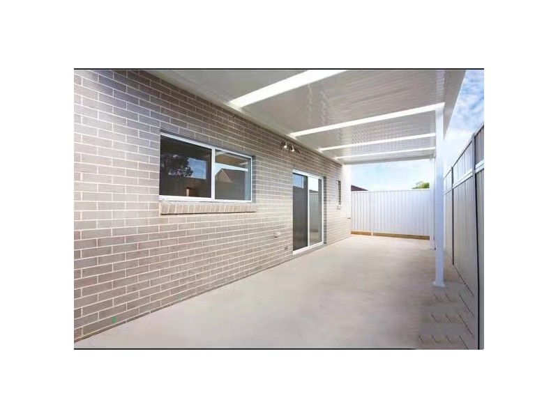 11a Norseman Cl, Green Valley NSW 2168