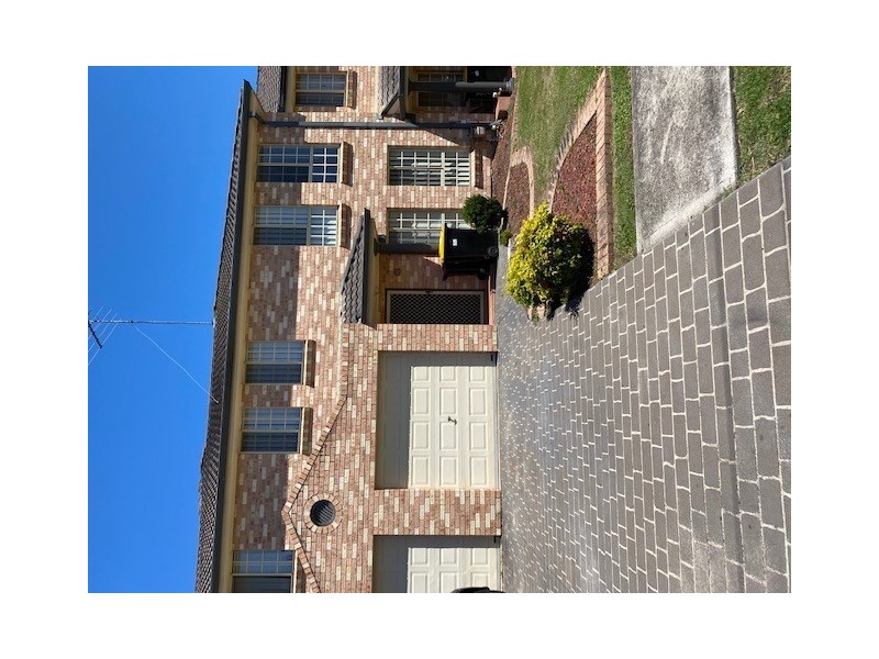 2/1 Lions Avenue, Lurnea NSW 2170