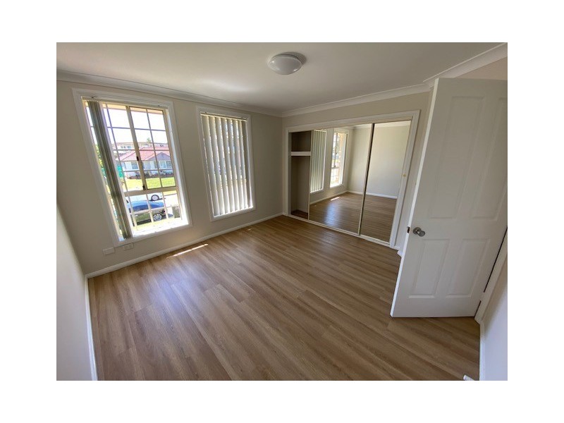 2/1 Lions Avenue, Lurnea NSW 2170