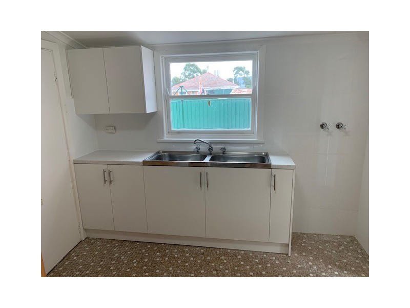 33 Market St, Moorebank NSW 2170