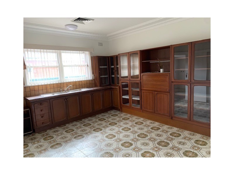 33 Market St, Moorebank NSW 2170
