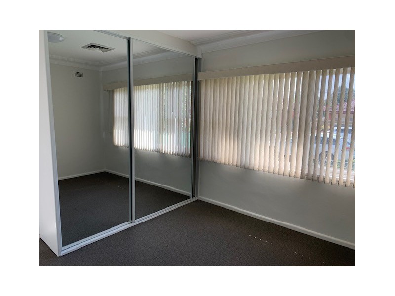 33 Market St, Moorebank NSW 2170