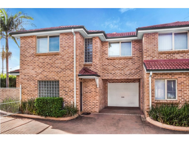 2/180 Newbridge Rd, Moorebank NSW 2170