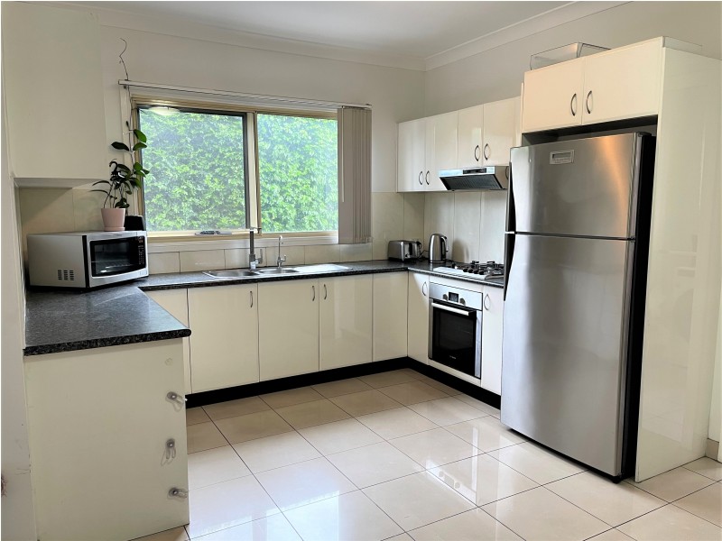 2/180 Newbridge Rd, Moorebank NSW 2170