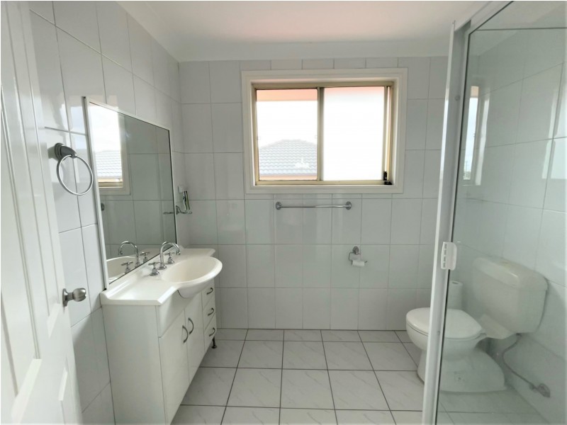 2/180 Newbridge Rd, Moorebank NSW 2170