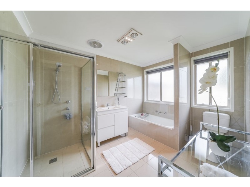 6 Gerroa Place, Prestons NSW 2170