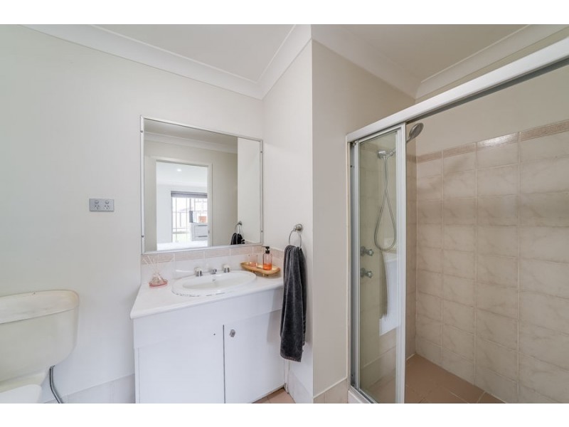 6 Gerroa Place, Prestons NSW 2170