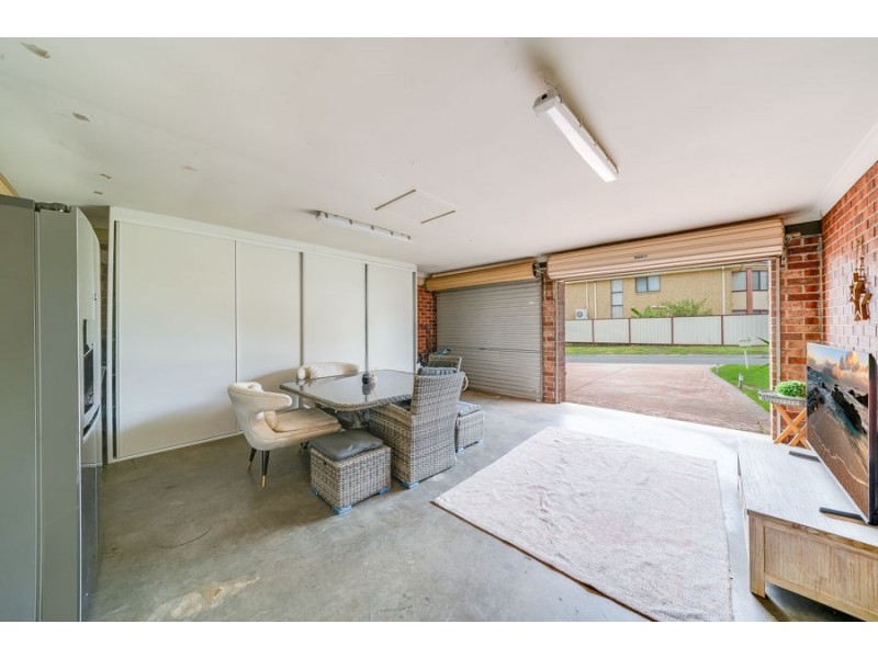 6 Gerroa Place, Prestons NSW 2170