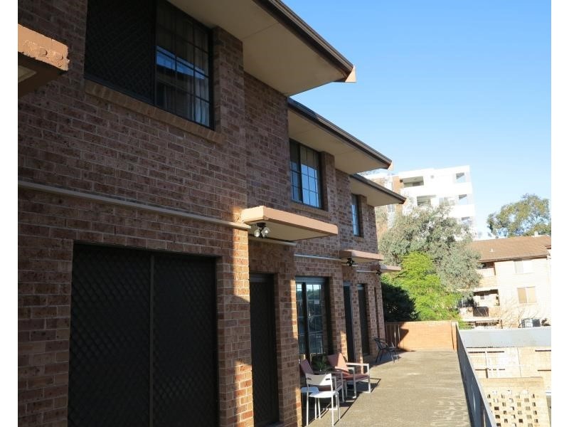 2/48 Nagle St, Liverpool NSW 2170