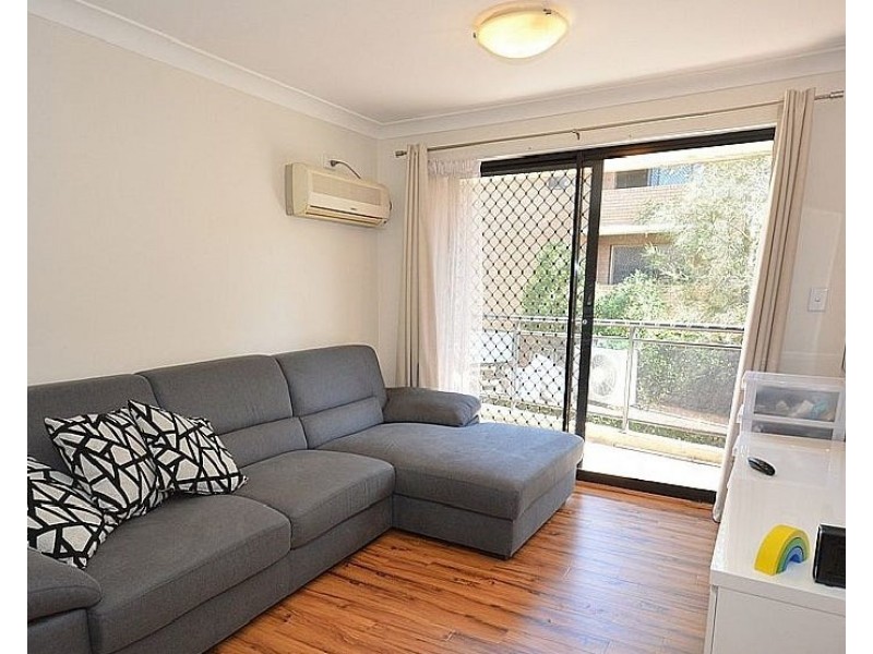 13/10 Todd St, Merrylands NSW 2160